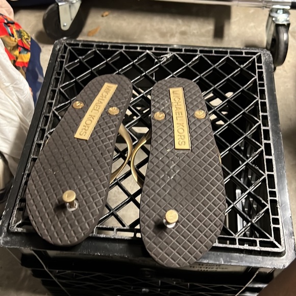 Michael Kors slides - Picture 5 of 6